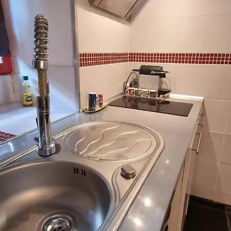 - Et à Côté Coule Rivière Josselin